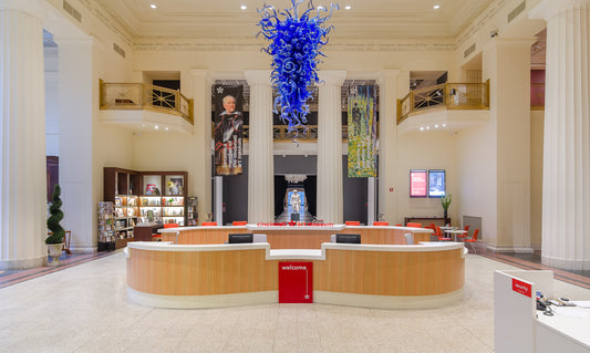 artist Carol Macconnell paints at the Cincinnati Art Museum